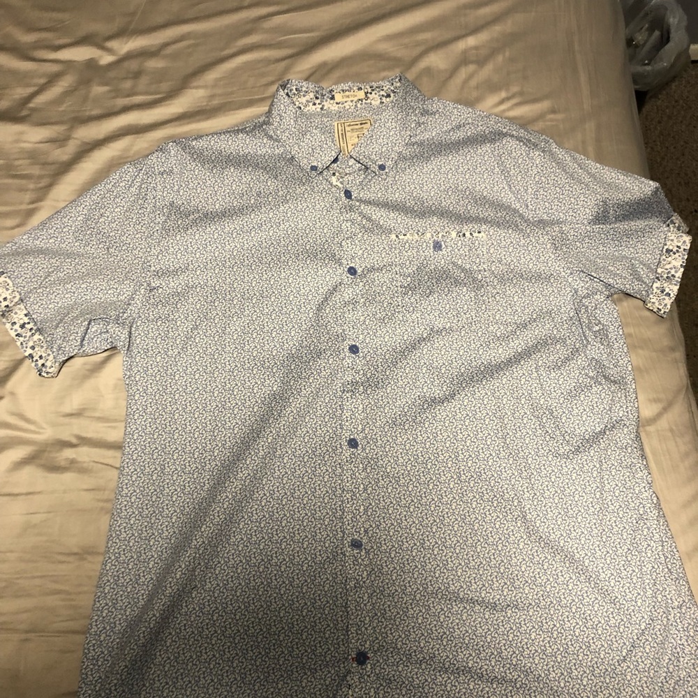 Men’s short sleeve button down